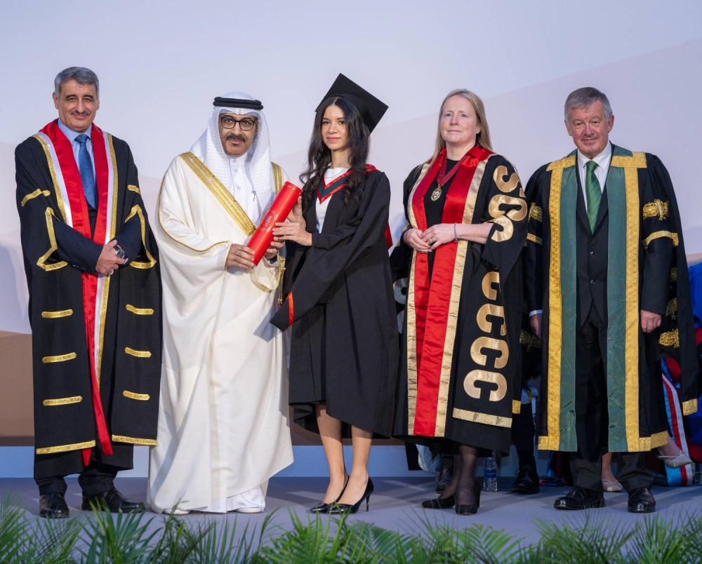 الكلية الملكية للجراحين في إيرلندا - جامعة البحرين الطبية (RSCI) تقيم حفل تخريج طلبتها السادس عشر