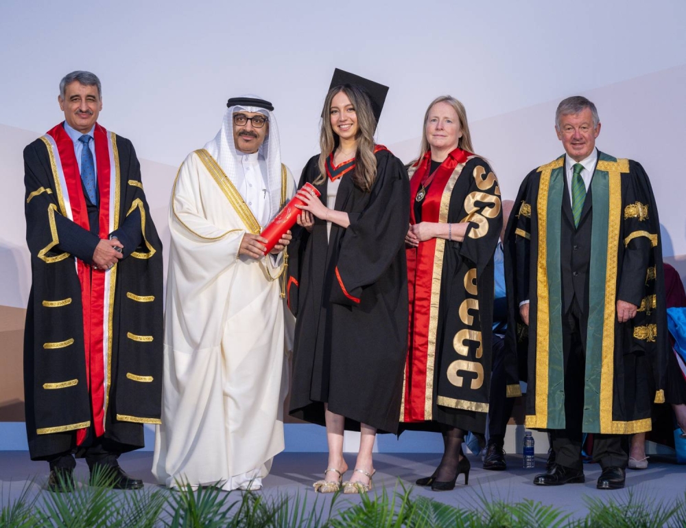 الكلية الملكية للجراحين في إيرلندا - جامعة البحرين الطبية (RSCI) تقيم حفل تخريج طلبتها السادس عشر