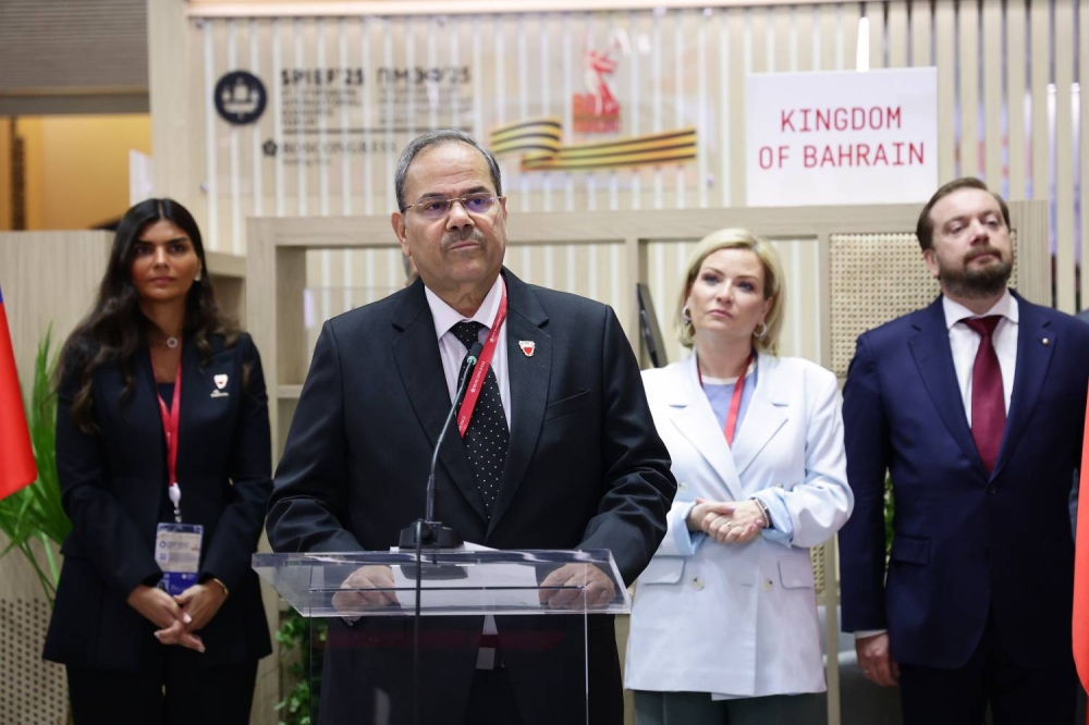 وزير الصناعة والتجارة نتطلع لتعزيز التعاون بين البحرين وروسيا وفتح آفاق جديدة للشراكة