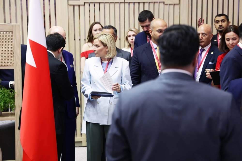 وزير الصناعة والتجارة نتطلع لتعزيز التعاون بين البحرين وروسيا وفتح آفاق جديدة للشراكة