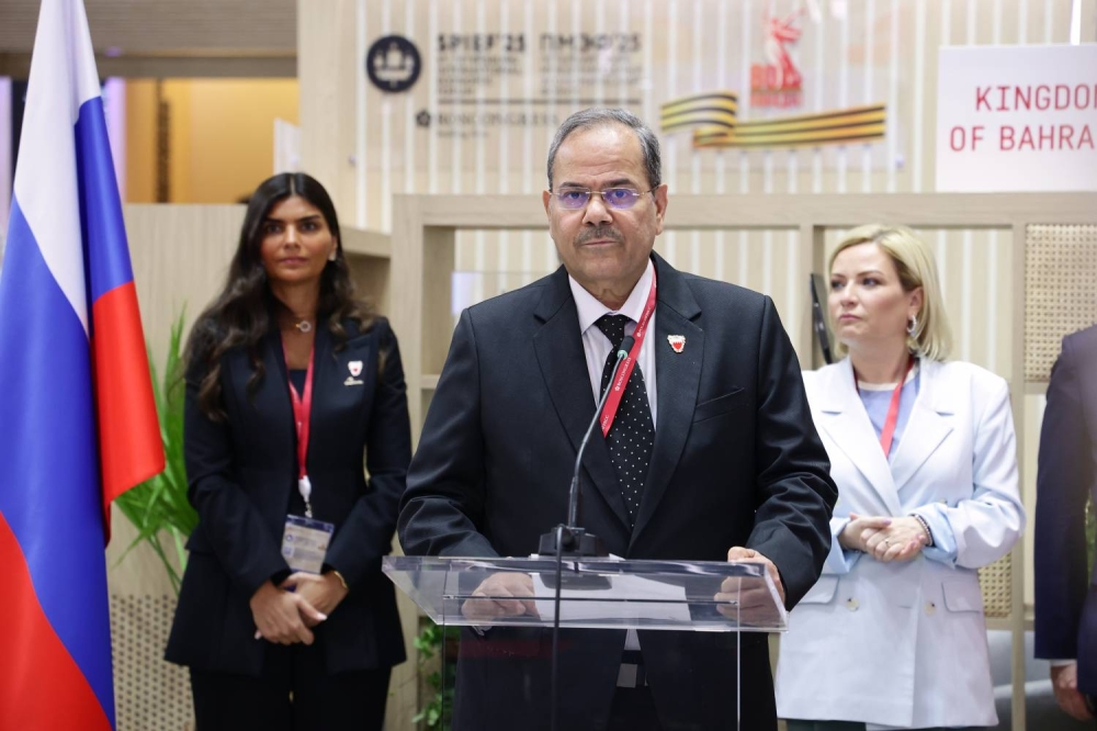 وزير الصناعة والتجارة نتطلع لتعزيز التعاون بين البحرين وروسيا وفتح آفاق جديدة للشراكة