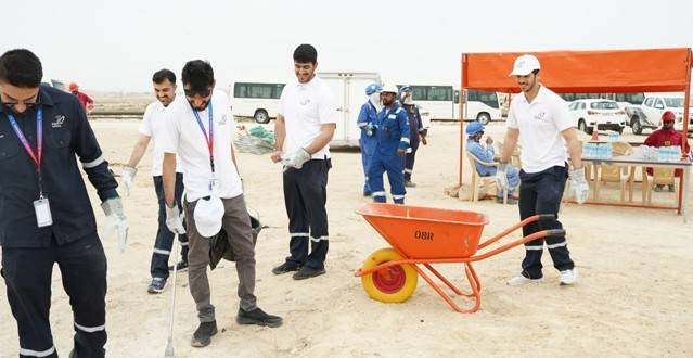 بلدية المنطقة الجنوبية تنظم حملة تنظيف في الصخير بالتعاون مع "بابكو إنرجيز"