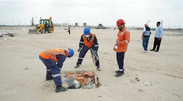 بلدية المنطقة الجنوبية تنظم حملة تنظيف في الصخير بالتعاون مع "بابكو إنرجيز"