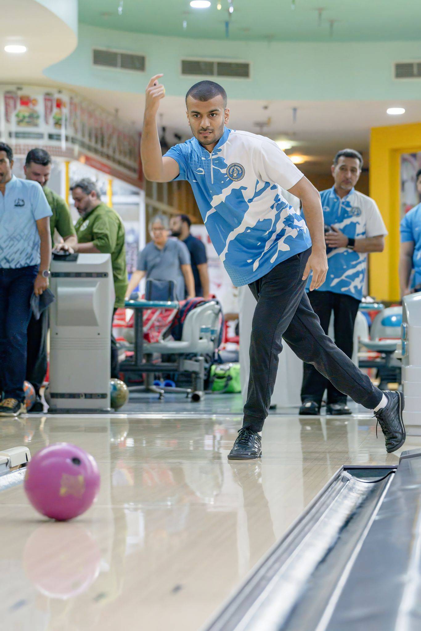 الحالة والبسيتين يحققان الانتصار والبحرين يعتلي الصدارة