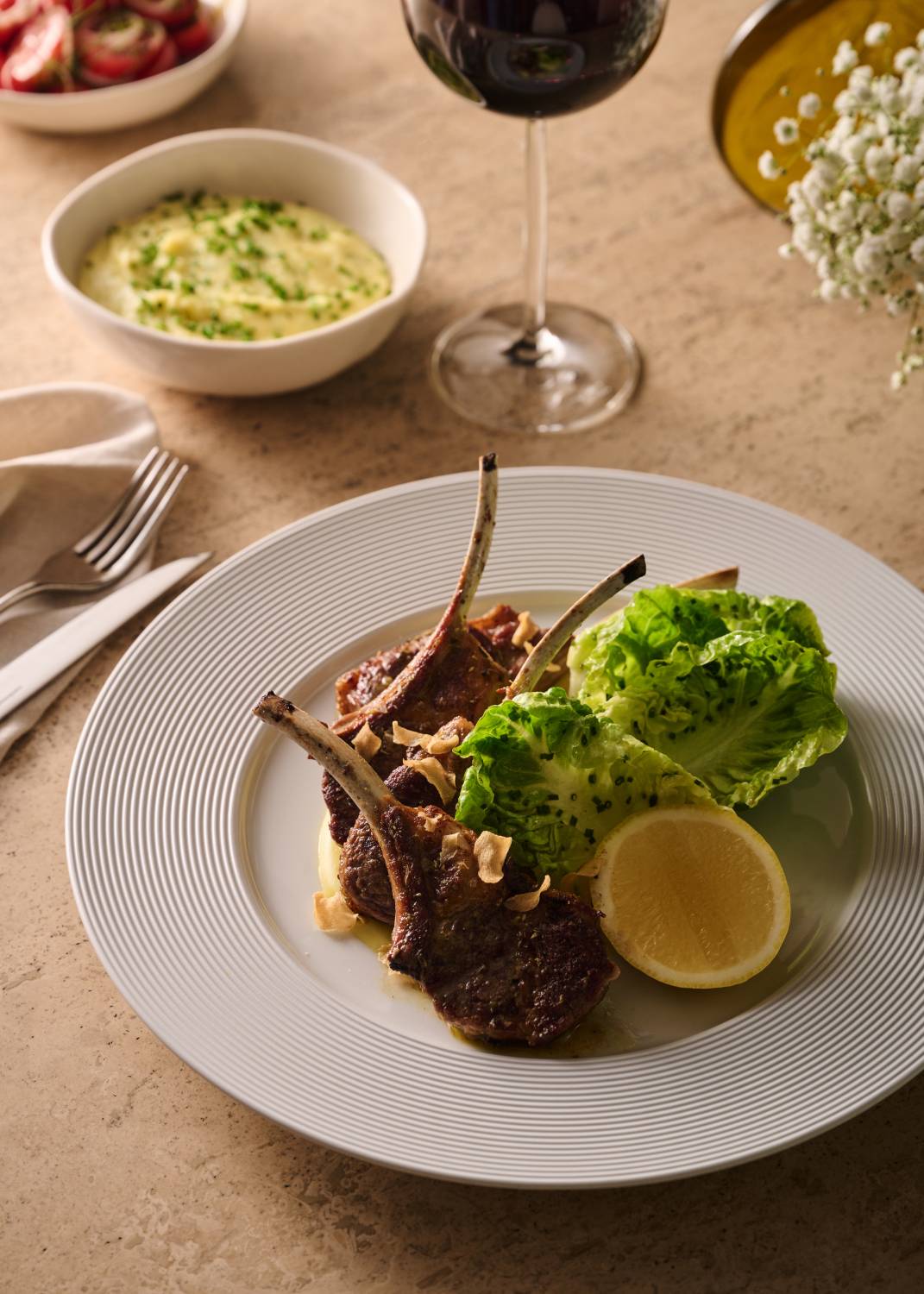 افتتاح مطعم Avli by tashas في البحرين ليقدم الضيافة الأثينية الأصيلة