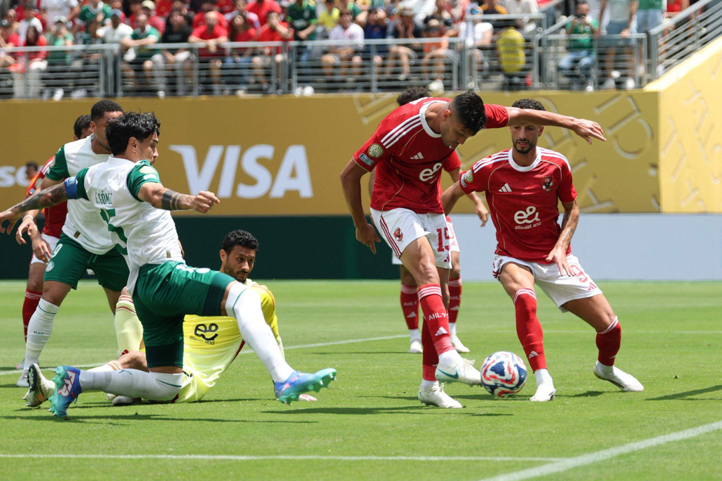 الأهلي يسقط أمام بالميراس بثنائية ويواجه خطر الخروج من مونديال الأندية.. صور