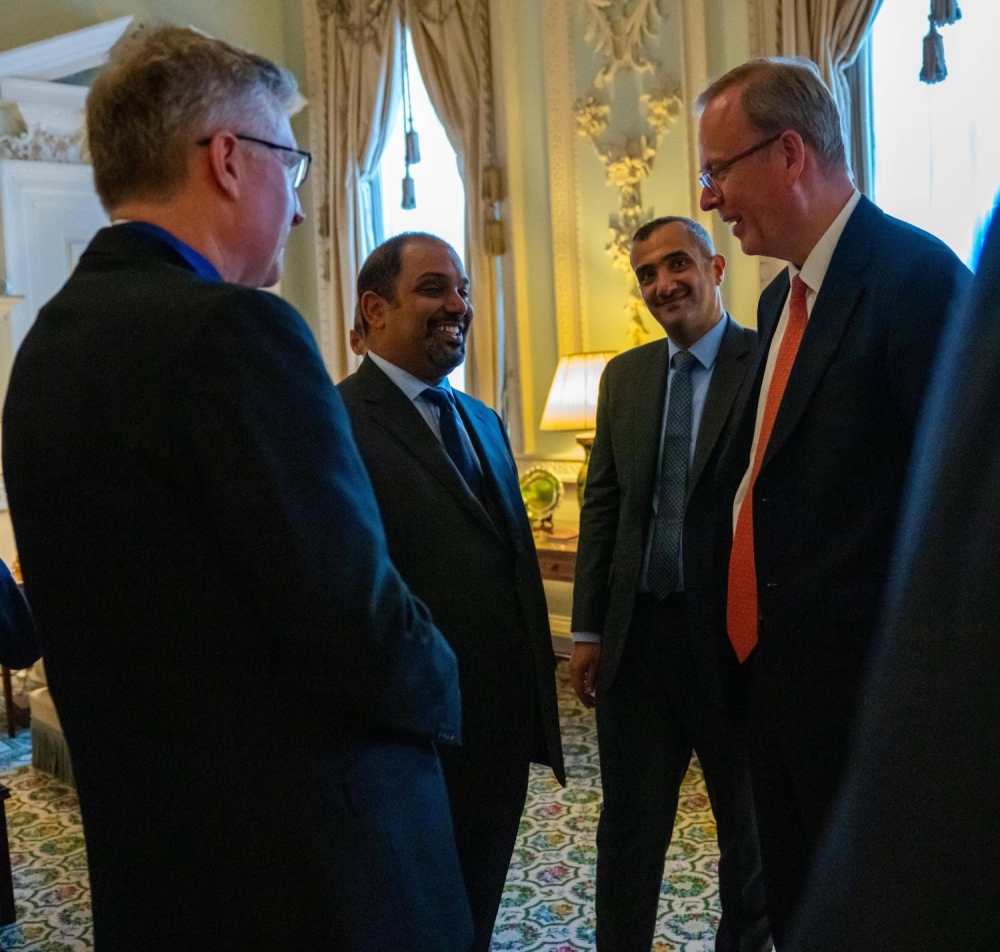 وزير المالية  يلتقي عمدة الحي المالي بمدينة لندن اللورد أليستر كينج