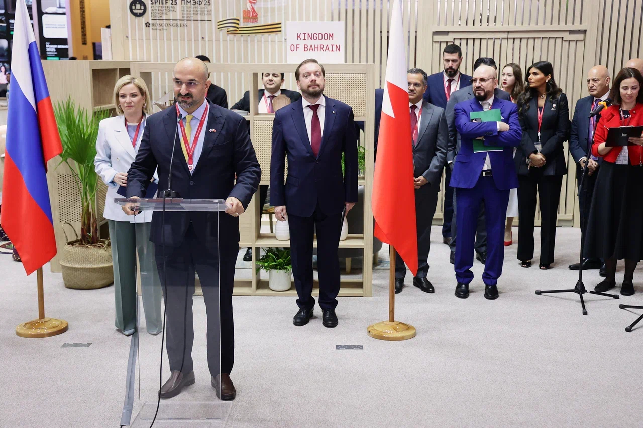 وزير الصناعة: نتطلع لتعزيز التعاون البحريني الروسي وفتح آفاق جديدة للشراكة