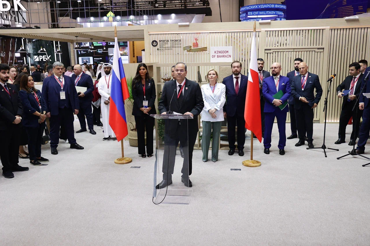 وزير الصناعة: نتطلع لتعزيز التعاون البحريني الروسي وفتح آفاق جديدة للشراكة