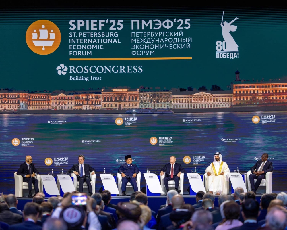 ناصر بن حمد: البحرين تحقق نجاحات بارزة في المجالات الاقتصادية وفق رؤية الملك