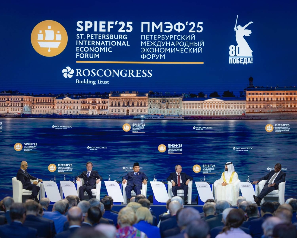 ناصر بن حمد: البحرين تحقق نجاحات بارزة في المجالات الاقتصادية وفق رؤية الملك