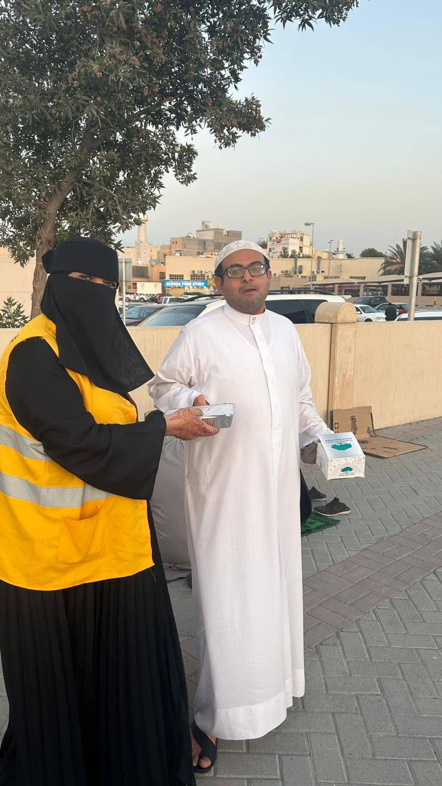 الناشطة خلود عبدالله لـ &laquo;الوطن&raquo; : للعمل التطوعي دور فعال في تنمية المجتمع وتلبية احتياجاته