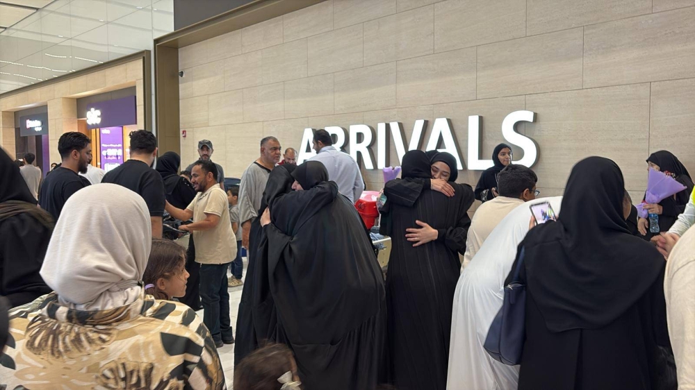 بالصور.. وصول أولى طائرات طيران الخليج من تركمانستان تحمل 163 مواطناً