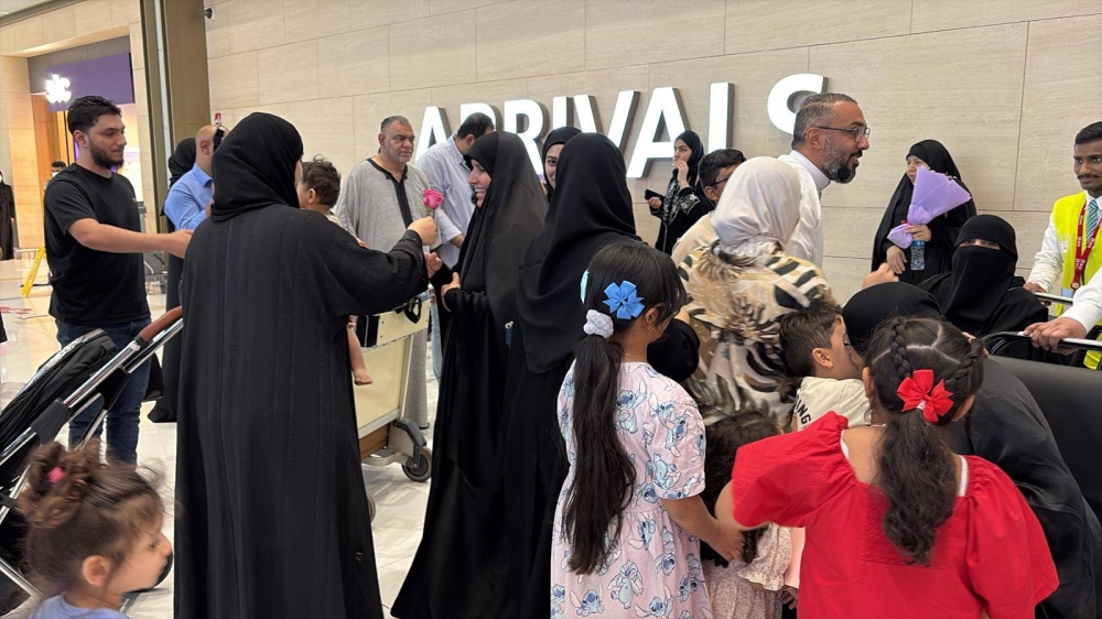 بالصور.. وصول أولى طائرات طيران الخليج من تركمانستان تحمل 163 مواطناً