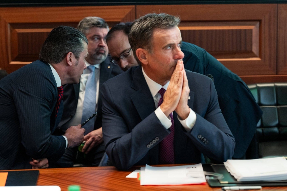 البيت الأبيض ينشر صورًا من غرفة العمليات بحضور ترامب ونائبه أثناء الهجوم على إيران