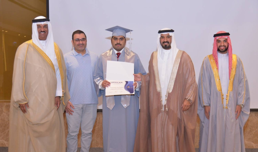 وكيل وزارة العمل يشارك في حفل خريجي جمعية البحرين للأطفال ذوي الصعوبة في السلوك والتواصل