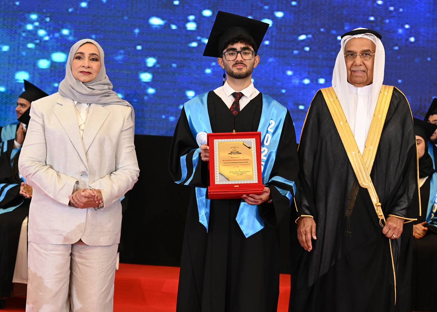 مدرسة النور العالمية تحتفل بتخريج الدفعة الـ 25 من طلبة القسم البريطاني