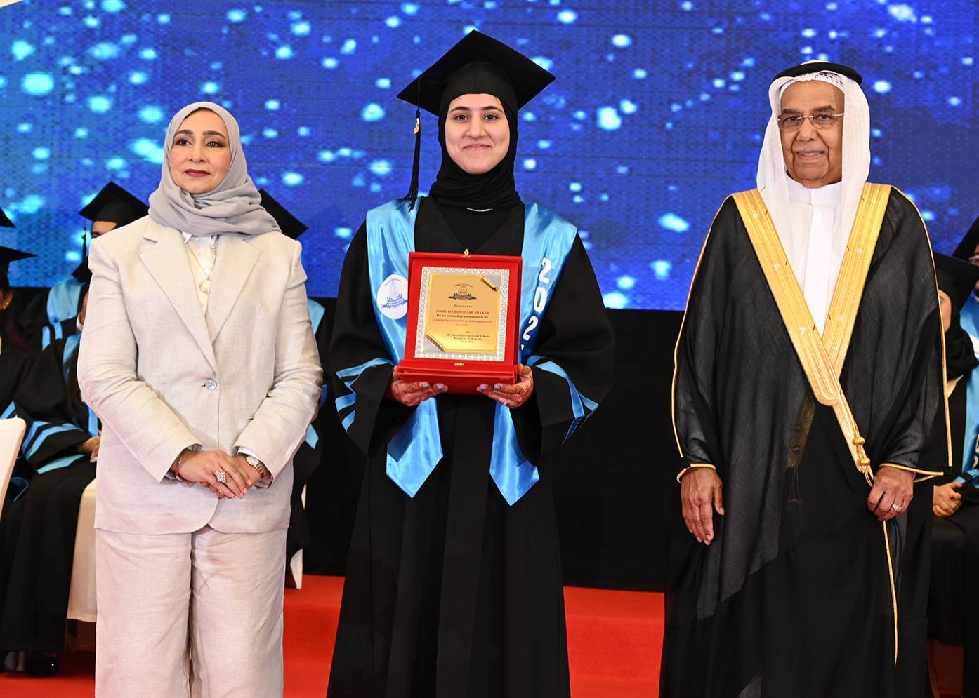 مدرسة النور العالمية تحتفل بتخريج الدفعة الـ 25 من طلبة القسم البريطاني