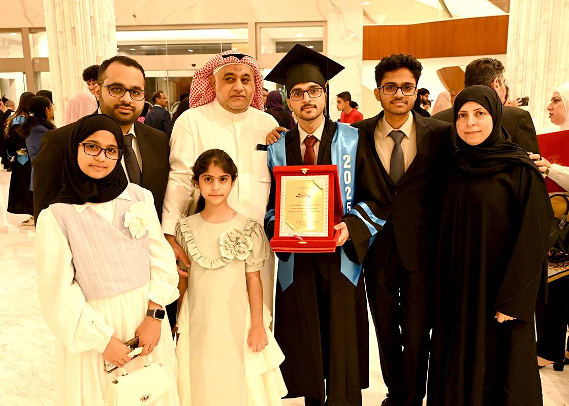 مدرسة النور العالمية تحتفل بتخريج الدفعة الـ 25 من طلبة القسم البريطاني