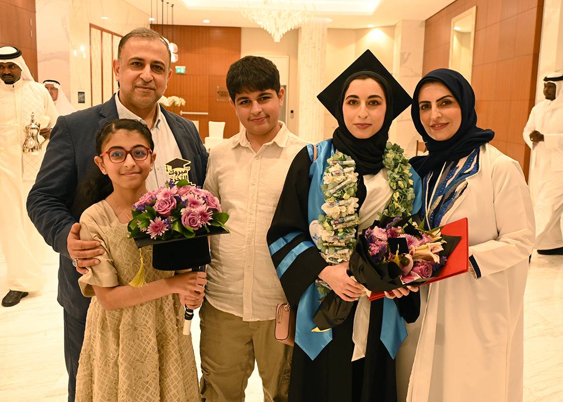 مدرسة النور العالمية تحتفل بتخريج الدفعة الـ 25 من طلبة القسم البريطاني