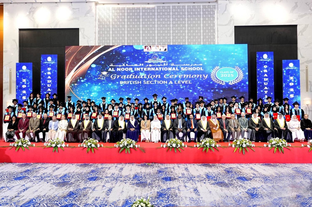 مدرسة النور العالمية تحتفل بتخريج الدفعة الـ 25 من طلبة القسم البريطاني