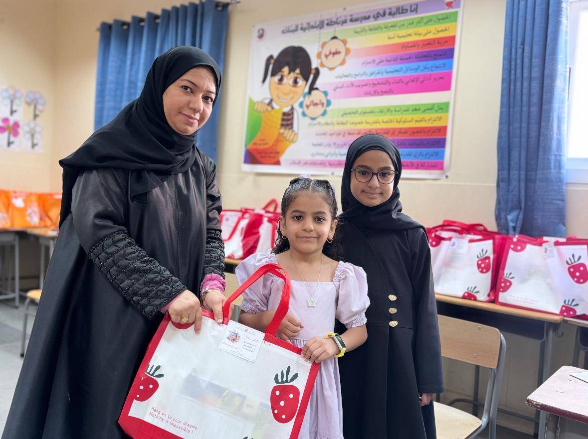 أولياء أمور يشكرون وزارة التربية والتعليم لتوزيع الكتب المدرسية مبكرًا