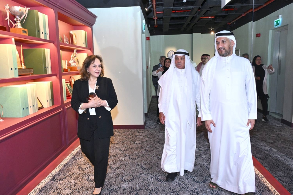 زيارة مجلس أمناء جائزة يوسف بن أحمد كانو إلى متحف كانو