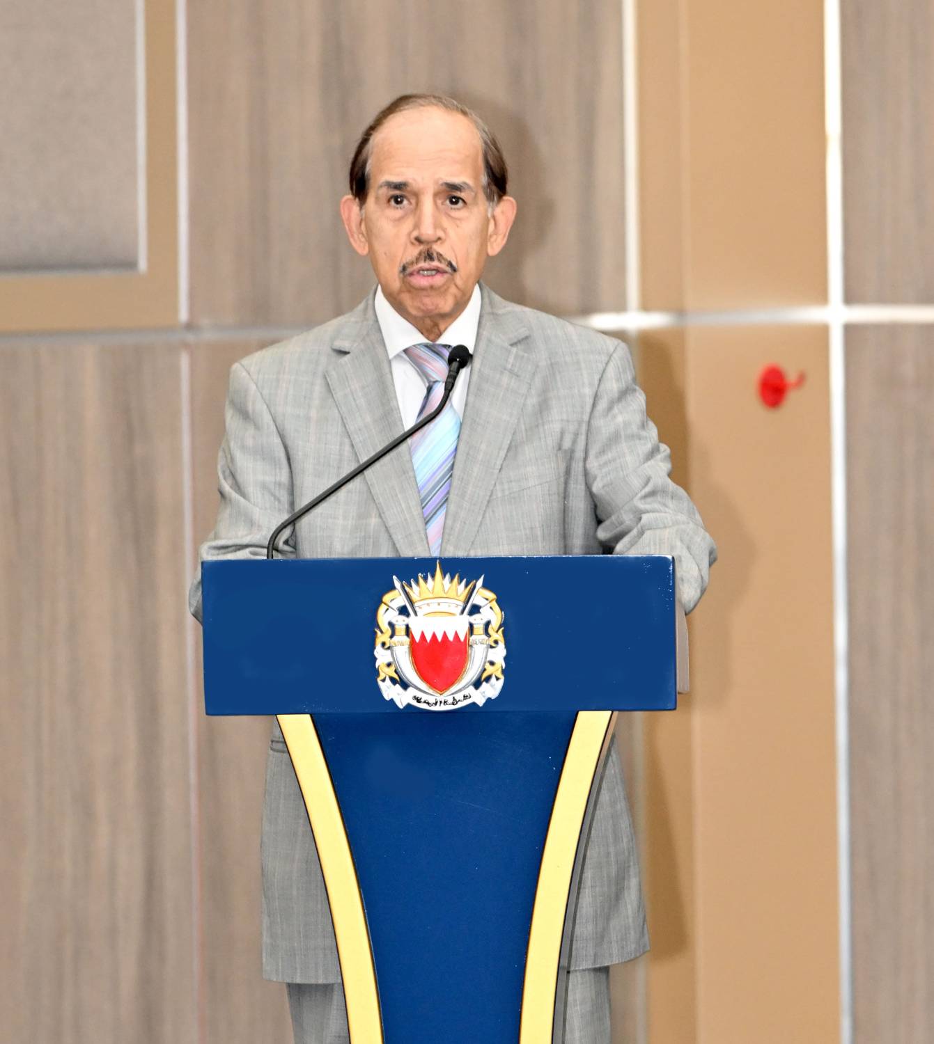 وزير الداخلية : ليكن عاشوراء هذا العام موسمًا وفرصة يظهر فيها المعزون صدق الالتزام وعمق المسئولية