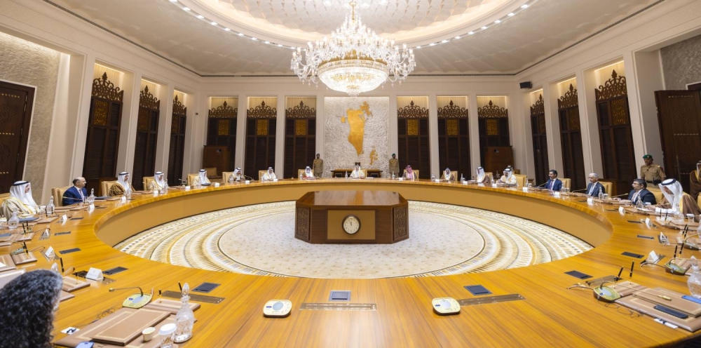 الملك يترأس اجتماعاً استثنائياً لمجلس الوزراء