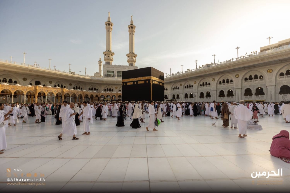 تغيير كسوة الكعبة المشرفة إرث يمتد لأكثر من 100 عام