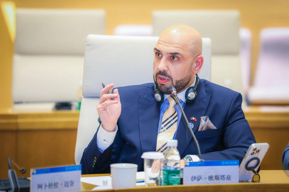 &laquo;الوطن&raquo; تمثّل الإعلام البحريني في دورة شنغهاي للإصلاح والتنمية وتواكب التجربة الصينية في التحول المؤسسي