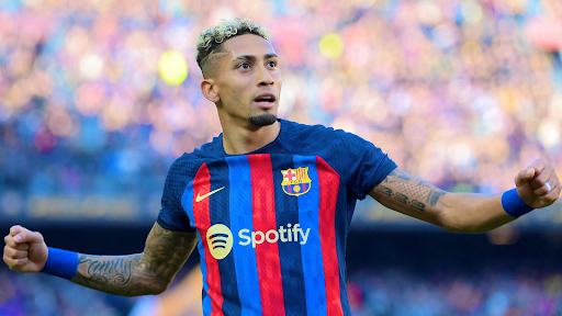 ماذا قال رافينيا عن اقتراب برشلونة من ضم نيكو ويليامز؟