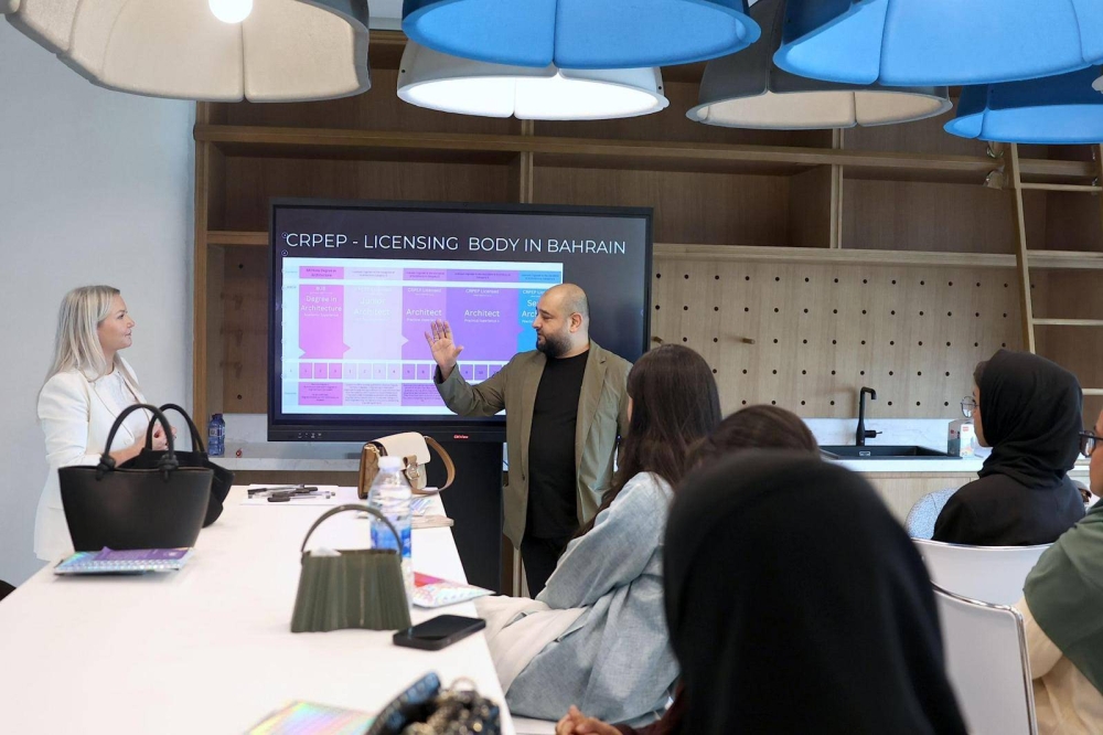 مؤسسة المبرة الخليفية تقيم أول معرض من نوعه للتعرف على الوظائف المستقبلية والجامعات المحلية