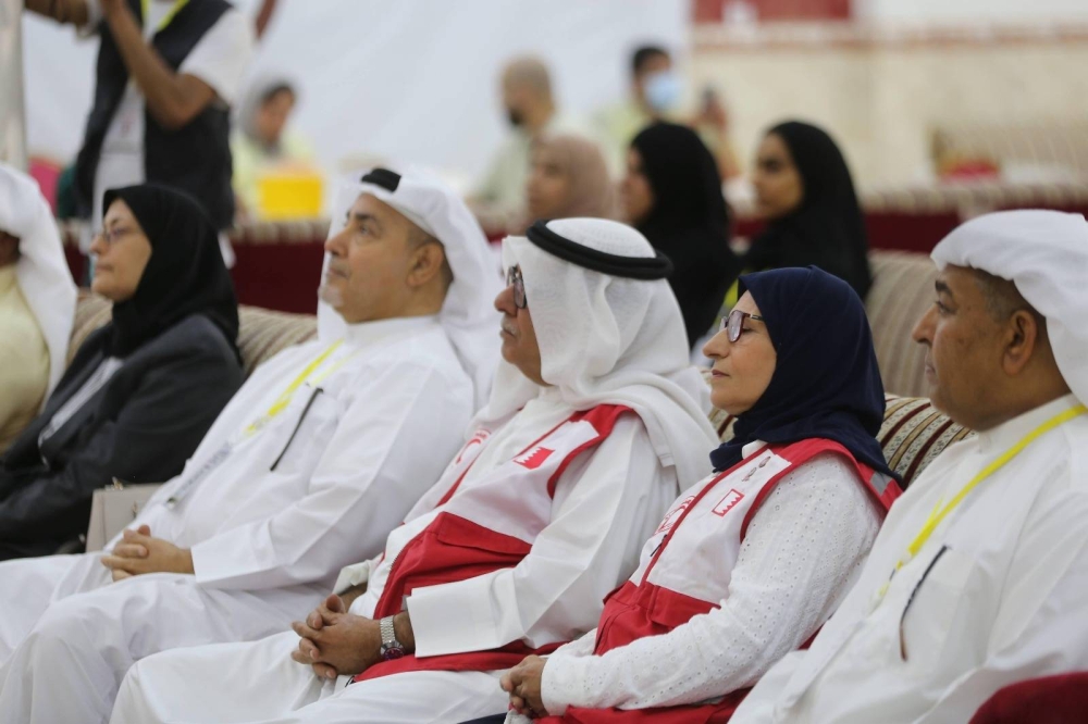 الهلال الأحمر البحريني يشارك بفعالية حملة التبرع بالدم بقرية عراد