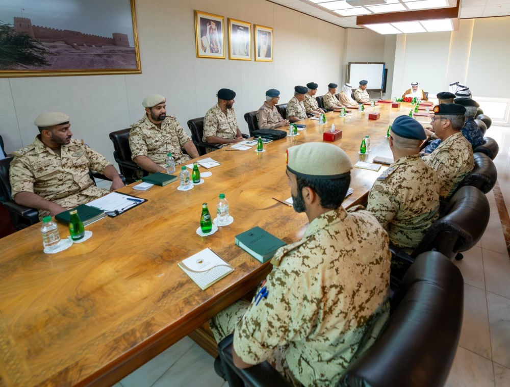 ولي العهد نائب القائد الأعلى للقوات المسلحة رئيس الوزراء يزور القيادة العامة لقوة الدفاع