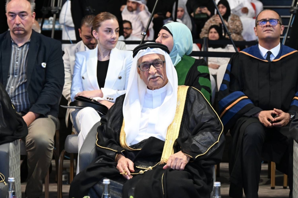 جامعة الخليج العربي تحتفل بتخريج الفوج (38) من طلبتها