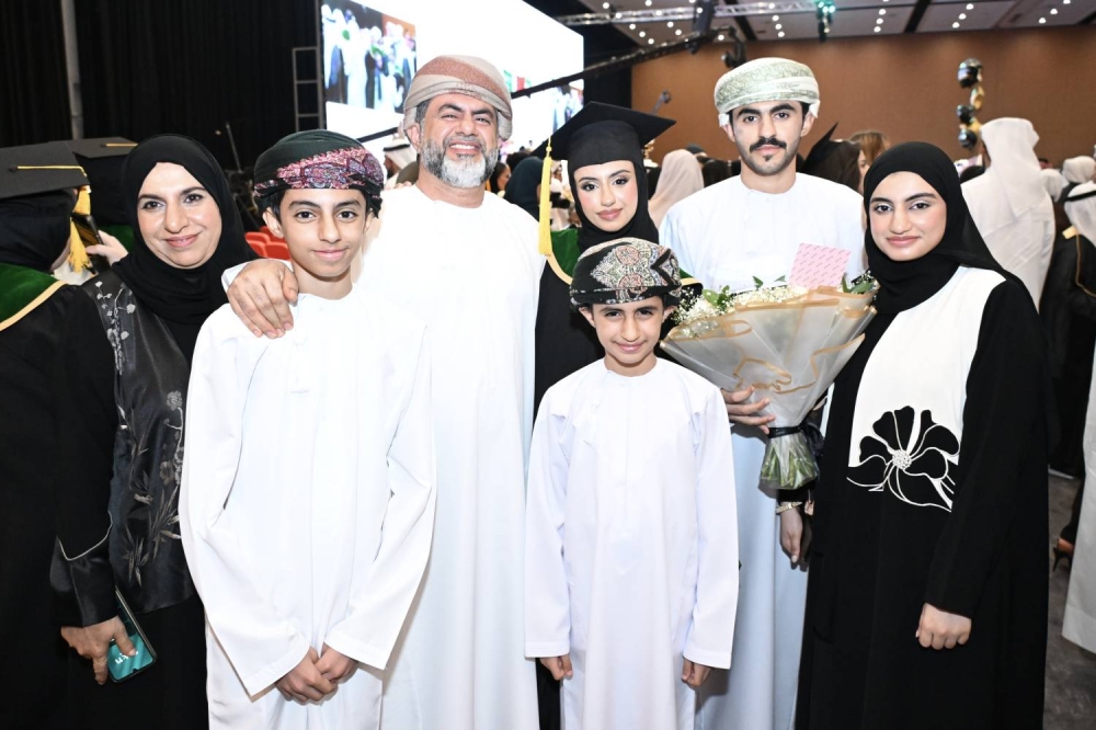 جامعة الخليج العربي تحتفل بتخريج الفوج (38) من طلبتها