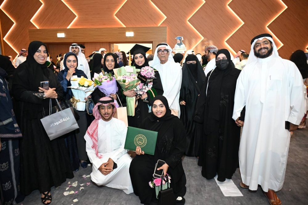 جامعة الخليج العربي تحتفل بتخريج الفوج (38) من طلبتها