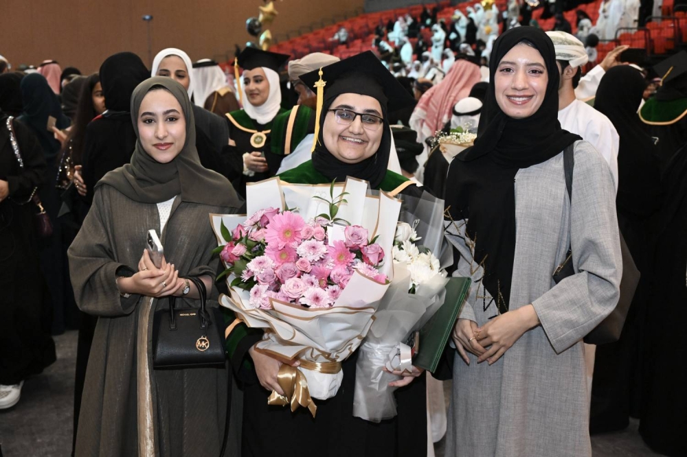 جامعة الخليج العربي تحتفل بتخريج الفوج (38) من طلبتها