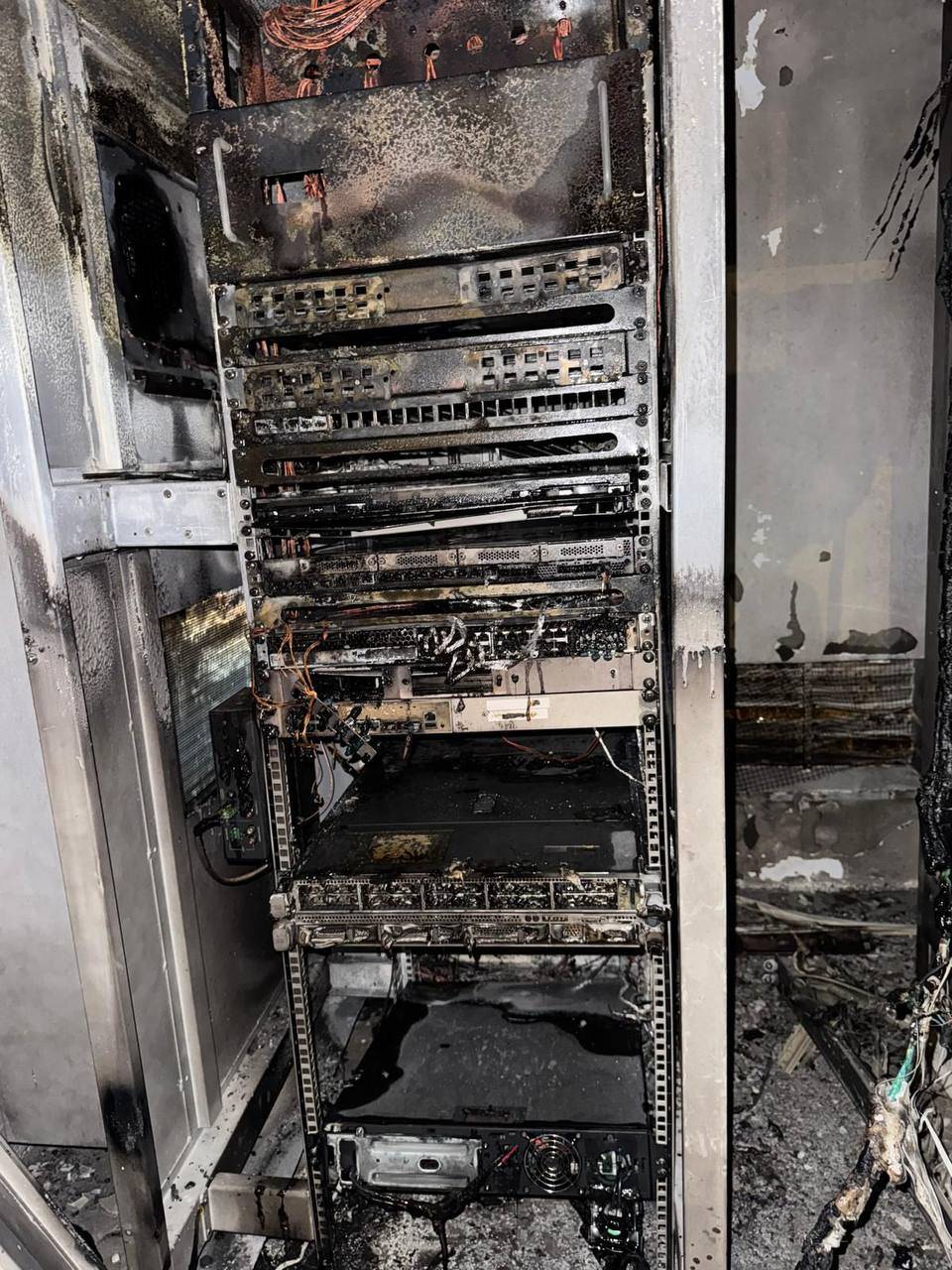 مستوطنون إسرائيليون يشعلون النيران في منشأة أمنية تابعة للجيش في الضفة الغربية