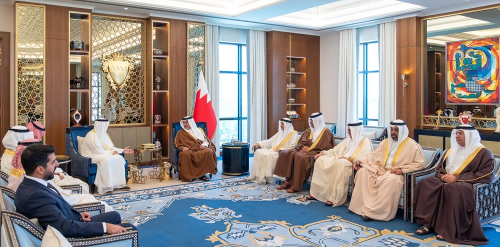 ولي العهد رئيس الوزراء يؤكد الالتزام والحرص على تنمية مسارات التعاون الخليجي