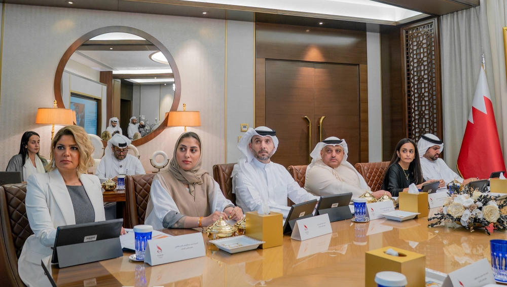 خالد بن حمد يطلع على تحضيرات الأولمبية لاستضافة الألعاب الآسيوية للشباب