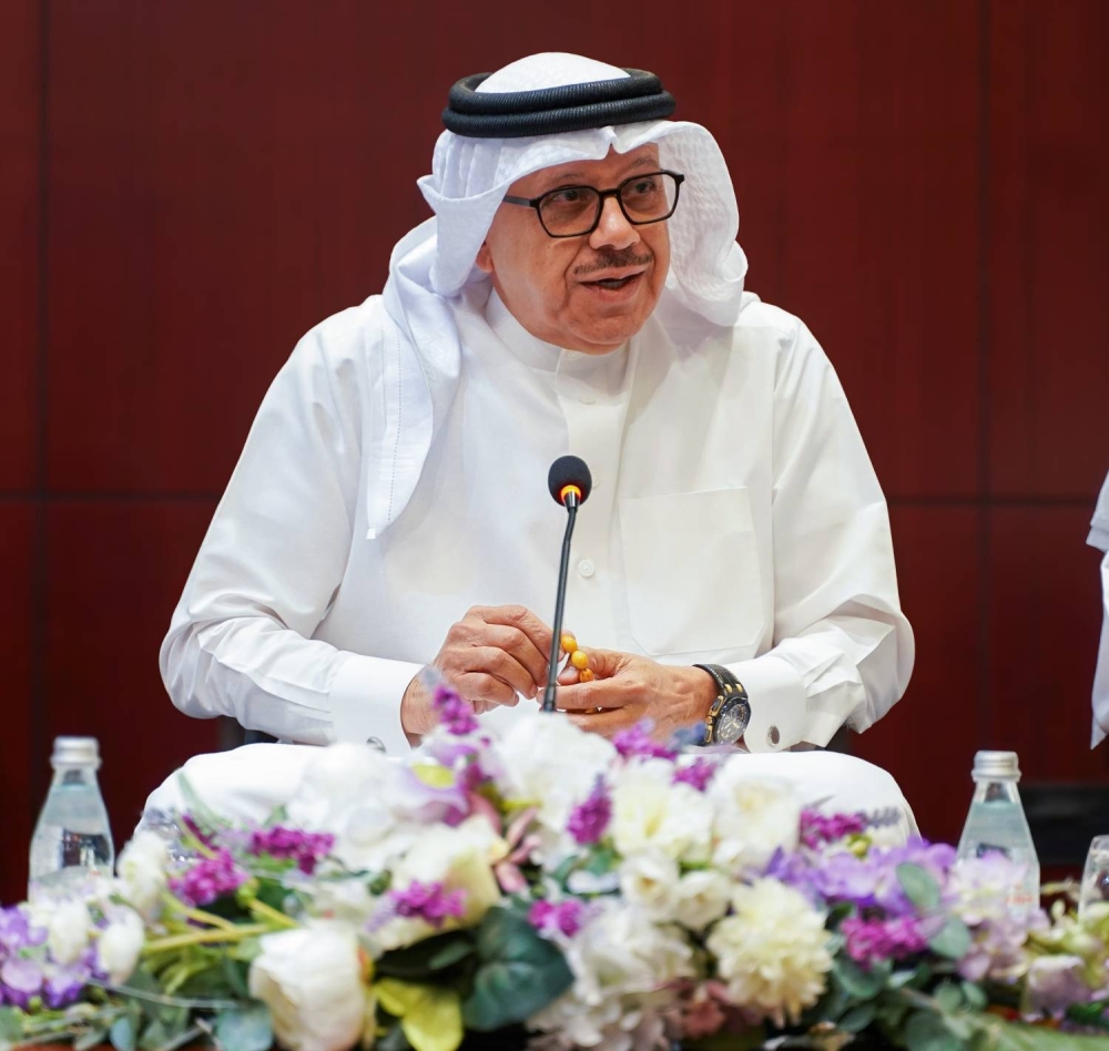 وزير الخارجية يلتقي فرق العمل المساهمة في تسهيل عودة المواطنين العالقين في الدول المتأثرة بالأوضاع الراهنة