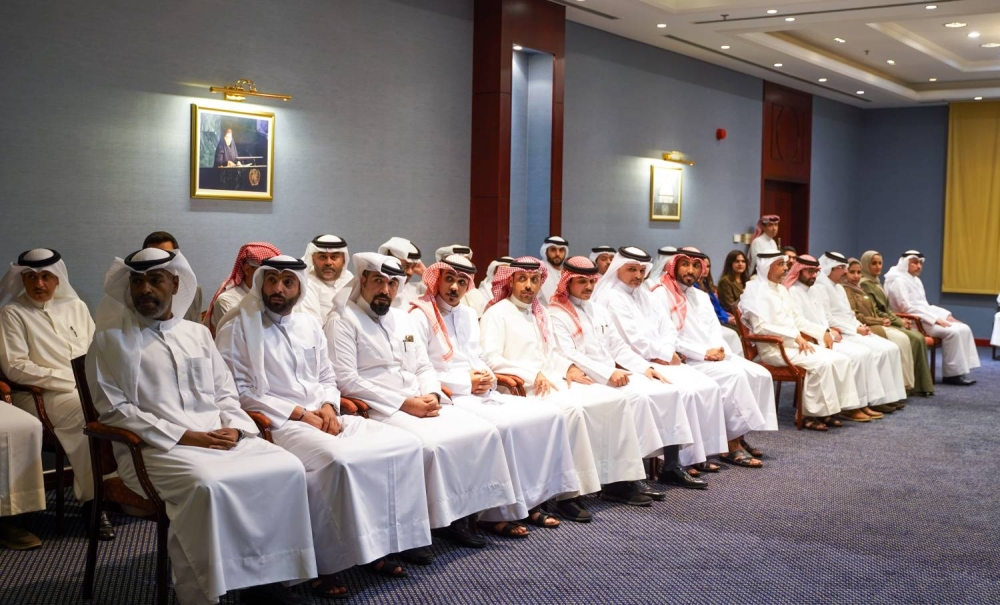 وزير الخارجية يلتقي فرق العمل المساهمة في تسهيل عودة المواطنين العالقين في الدول المتأثرة بالأوضاع الراهنة