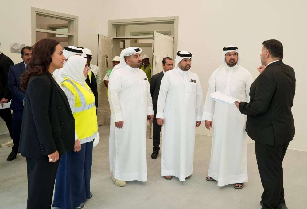 زيارة تفقدية من وكيلي &laquo;الأشغال&raquo; و&laquo;التنمية&raquo; لمجمع الخدمات الاجتماعية بمدينة عيسى