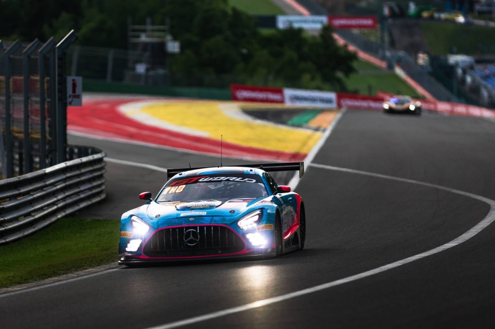 عيسى بن عبدالله آل خليفة: "نطمح لترسيخ اسم البحرين في رياضة السيارات العالمية"