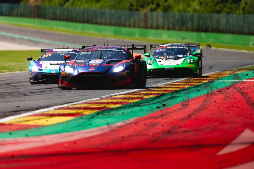 عيسى بن عبدالله آل خليفة: "نطمح لترسيخ اسم البحرين في رياضة السيارات العالمية"