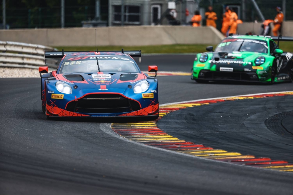 عيسى بن عبدالله آل خليفة: "نطمح لترسيخ اسم البحرين في رياضة السيارات العالمية"