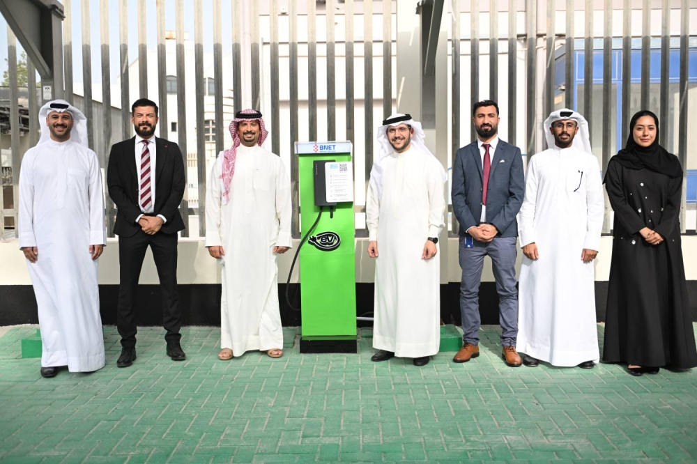بي نت" تطلق محطتين لشحن المركبات الكهربائية "
