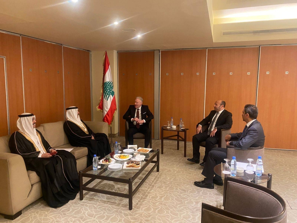 وزير الخارجية&nbsp;اللبناني&nbsp;يتسلم نسخة من أوراق اعتماد سفير البحرين المعين&nbsp;